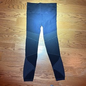 NWOT. Women's Spanx seamless Moto leggings. Size L. Color indigo sky